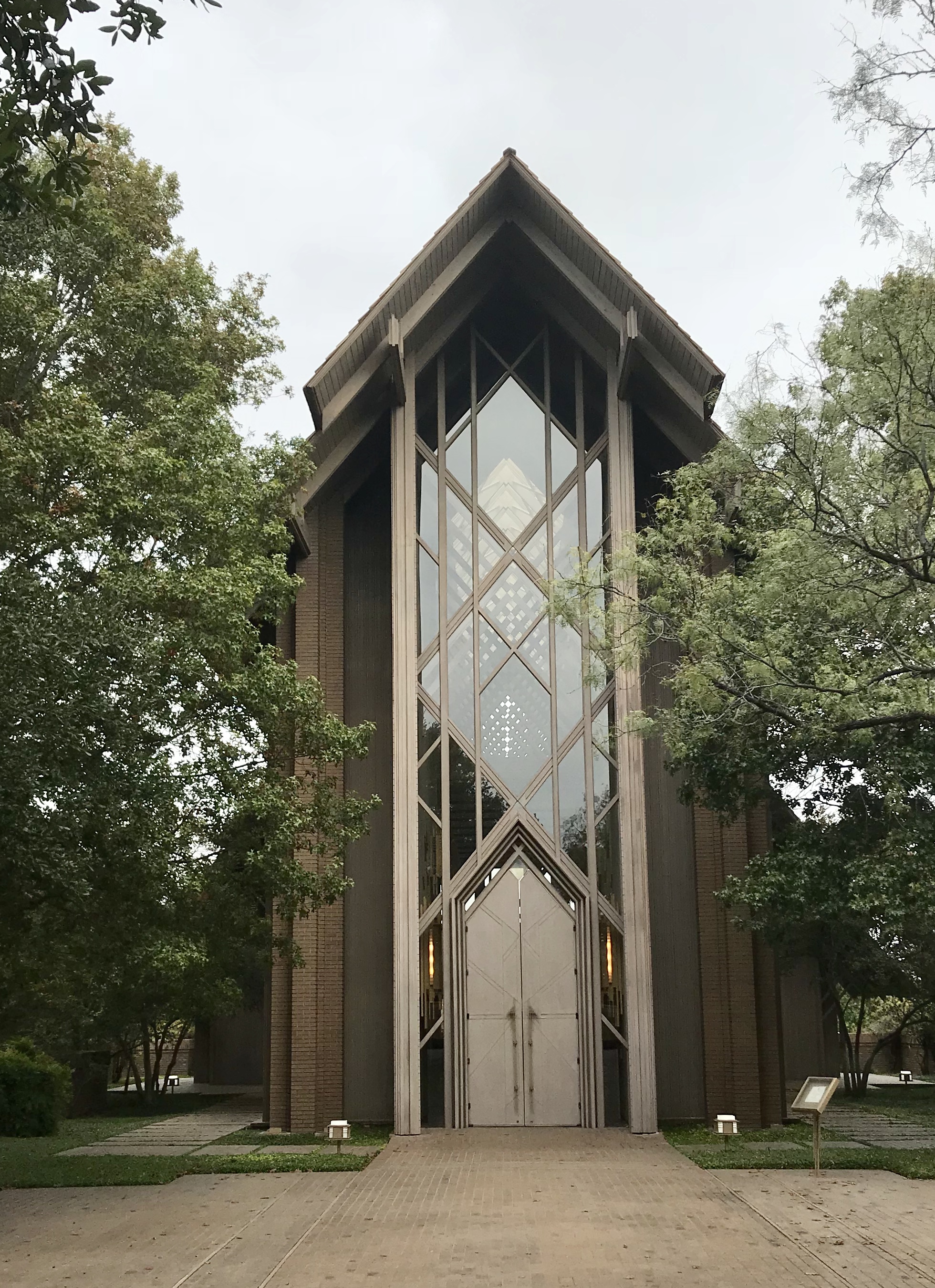 The Marty Leonard Chapel – Weddings With a Touch of History